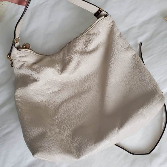 Michael Kors Bedford Tassel Shoulder Bag - Picture 5 of 8